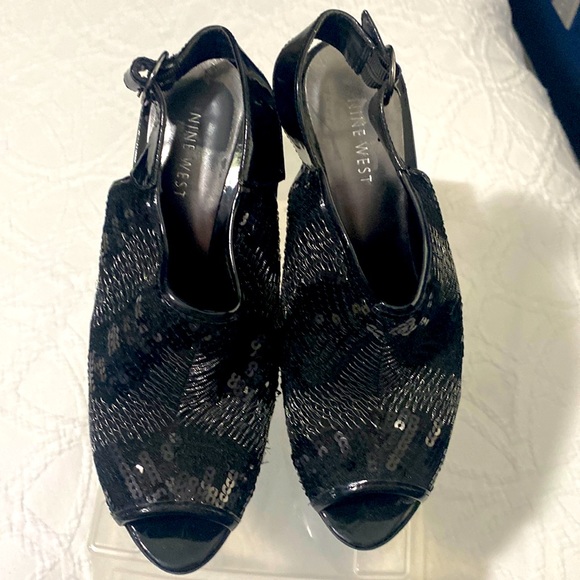 Black sequin and patent leather platform sandals . - Picture 1 of 5